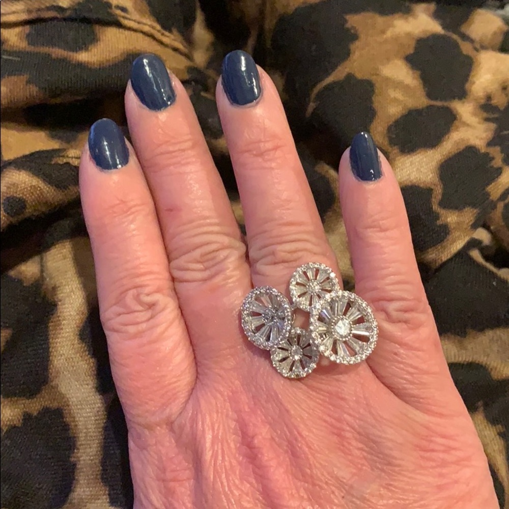 Super cute circles ring - blingy!